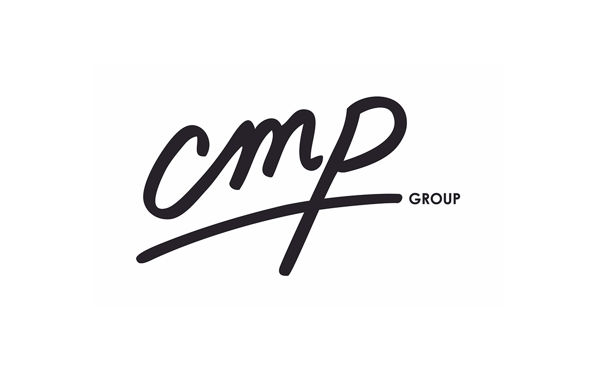 Logotipo manuscrito de CMP Group en negro sobre fondo blanco